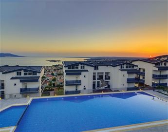 Havuzlu Lüks Dubleks Satılık Daire